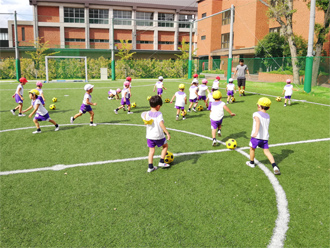 課外授業【サッカー教室】::東大阪大学附属幼稚園