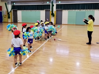 課外授業【チアダンス教室】::東大阪大学付属幼稚園
